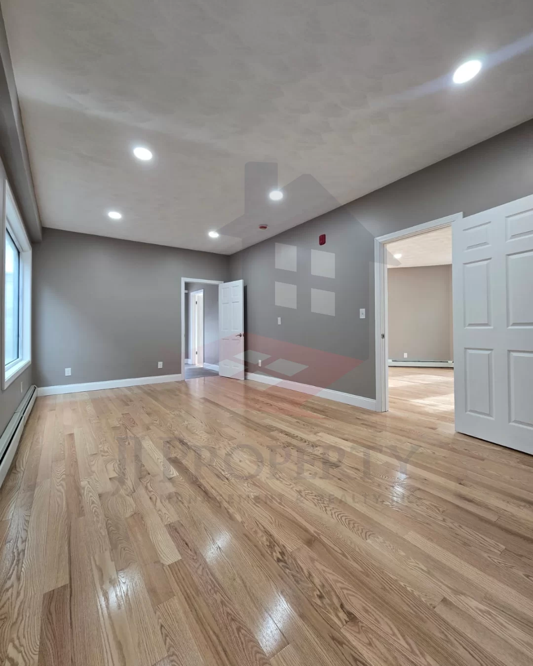 🏢 Commercial Space for Rent – 727 Sq. Ft. 📍 Broad Street, Providence, RI