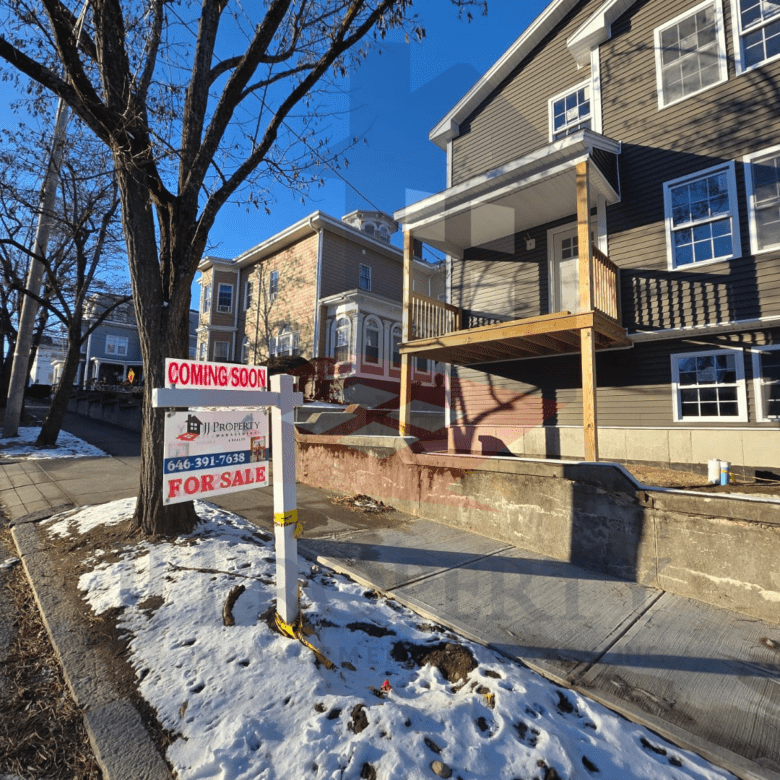🏡 Stunning Multi-Level Dwelling with ADU Potential