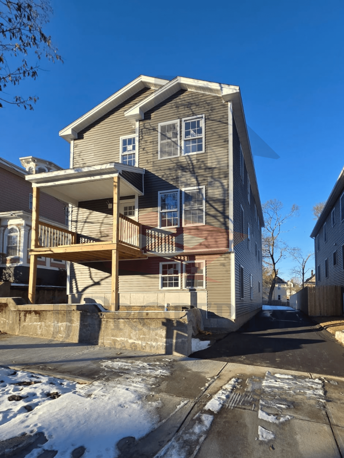 🏡 Stunning Multi-Level Dwelling with ADU Potential