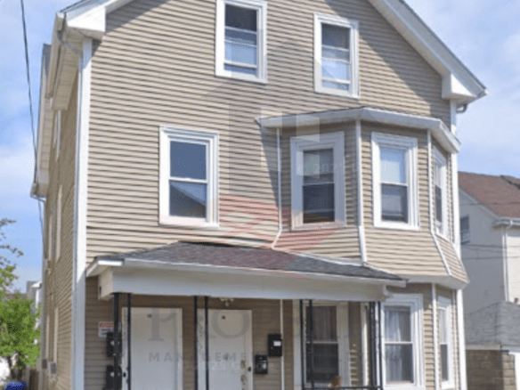 🏠 Cozy 2-Bedroom, 1-Bath Apartment Third Floor