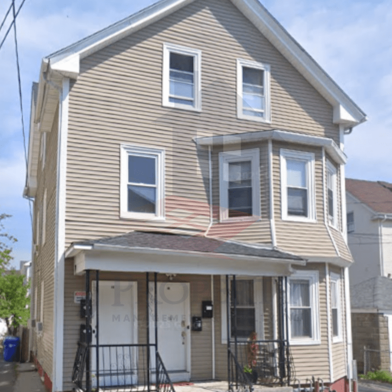 🏠 Cozy 2-Bedroom, 1-Bath Apartment Third Floor
