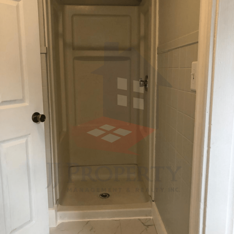 🏠 Cozy 2-Bedroom, 1-Bath Apartment Third Floor