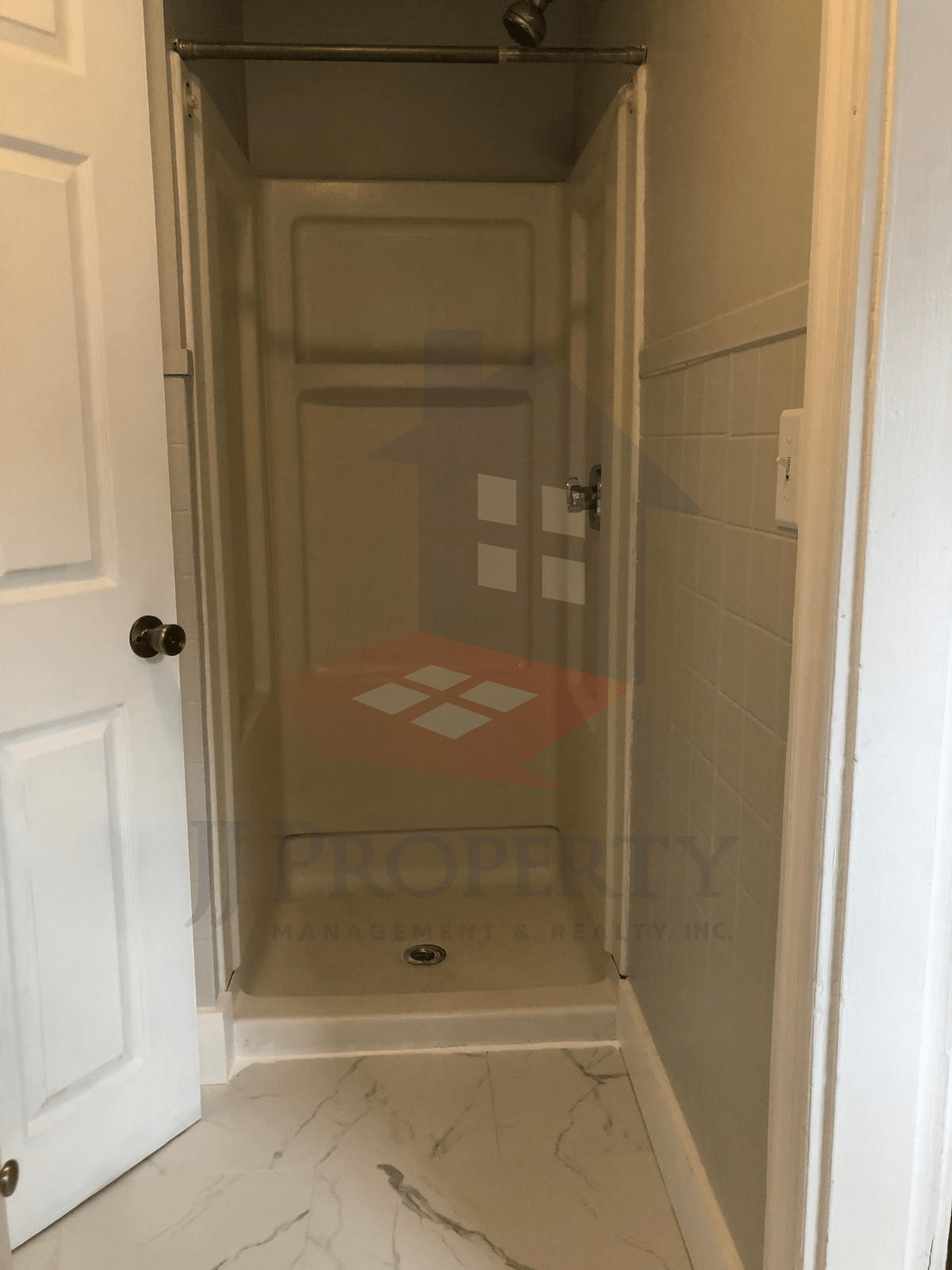 🏠 Cozy 2-Bedroom, 1-Bath Apartment Third Floor