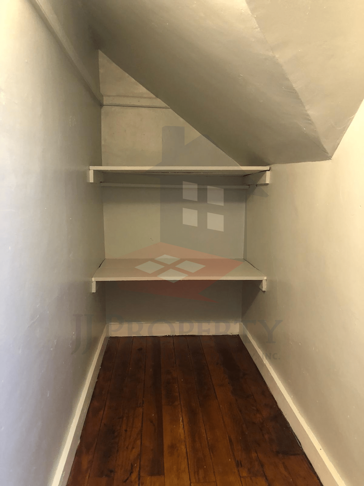 🏠 Cozy 2-Bedroom, 1-Bath Apartment Third Floor