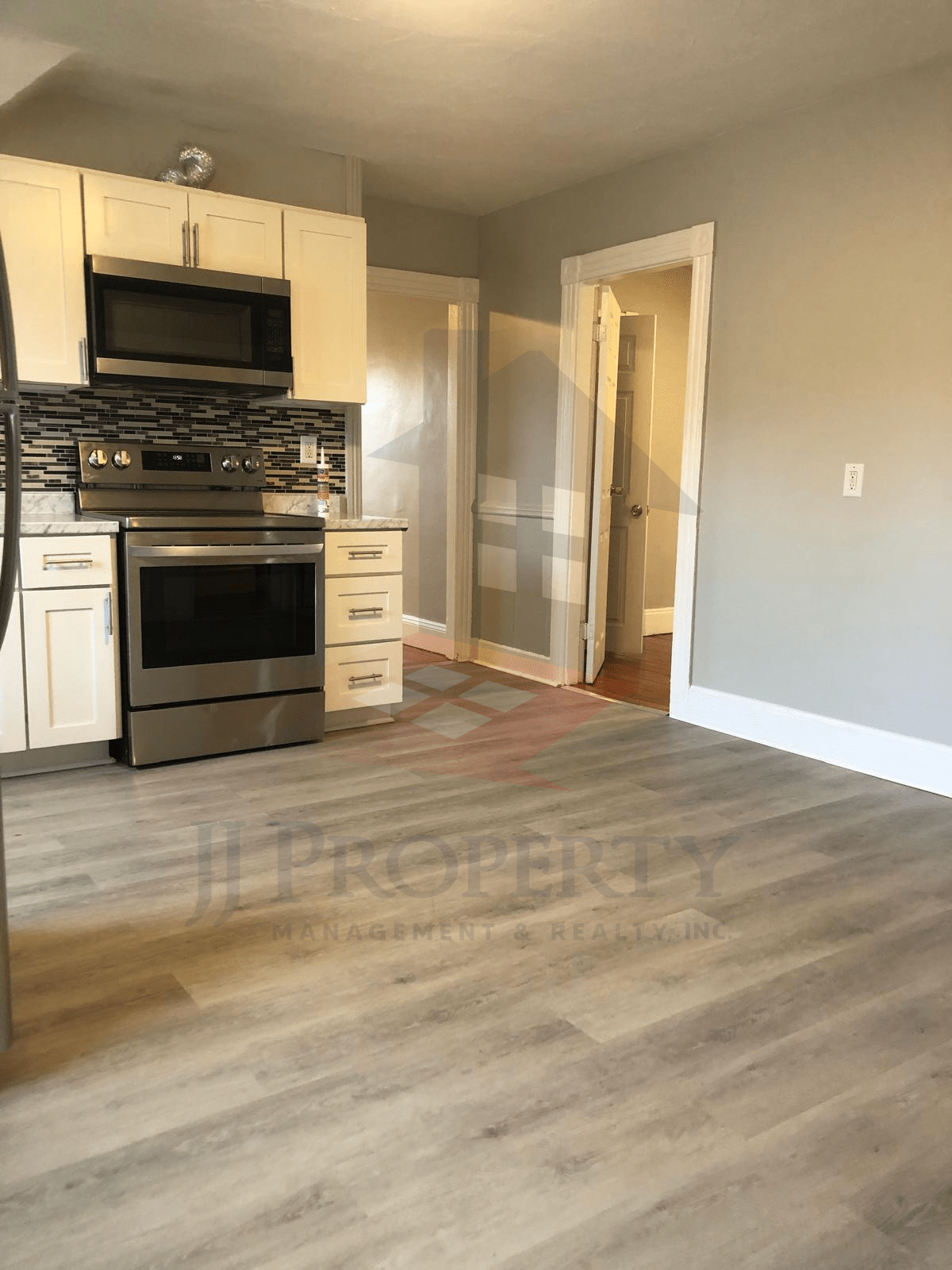 🏠 Cozy 2-Bedroom, 1-Bath Apartment Third Floor