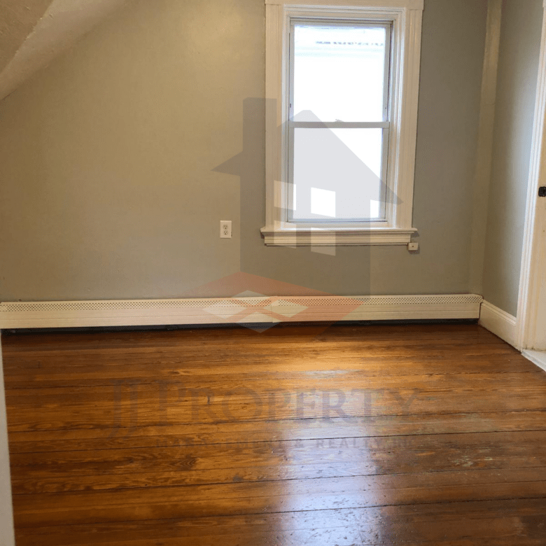 🏠 Cozy 2-Bedroom, 1-Bath Apartment Third Floor