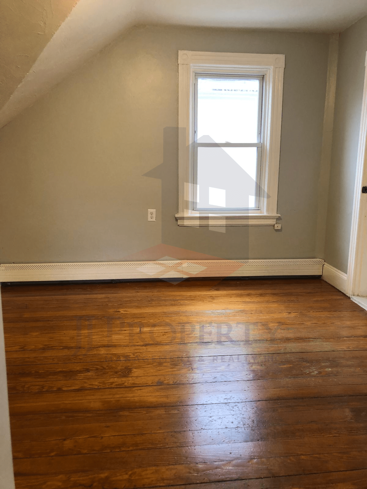 🏠 Cozy 2-Bedroom, 1-Bath Apartment Third Floor