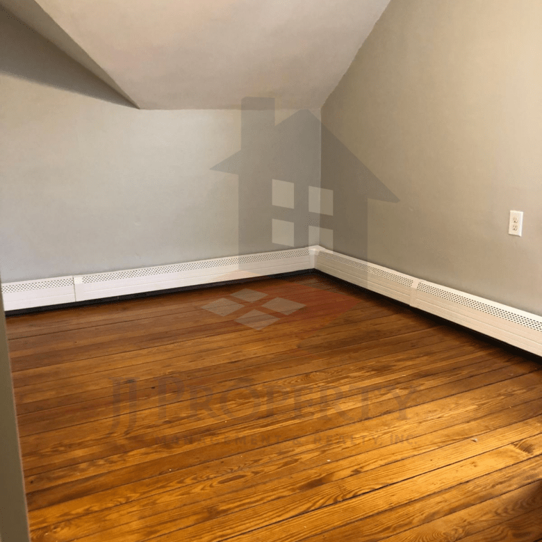 🏠 Cozy 2-Bedroom, 1-Bath Apartment Third Floor