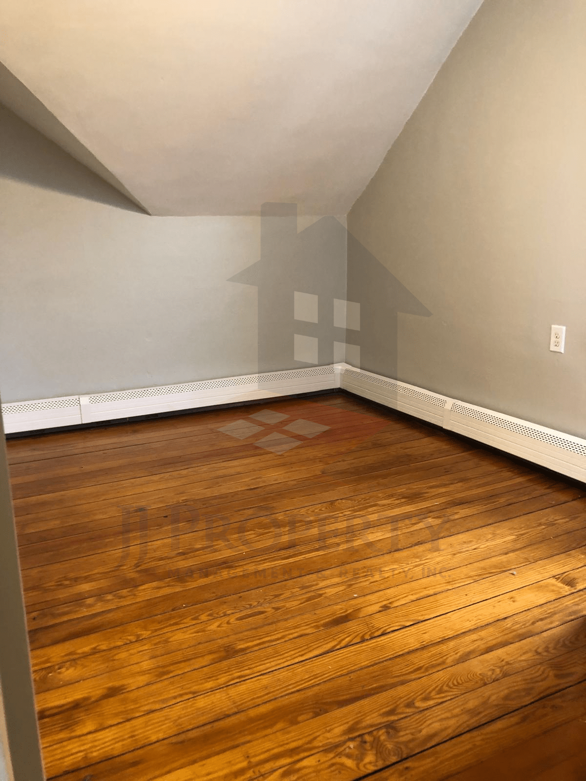 🏠 Cozy 2-Bedroom, 1-Bath Apartment Third Floor
