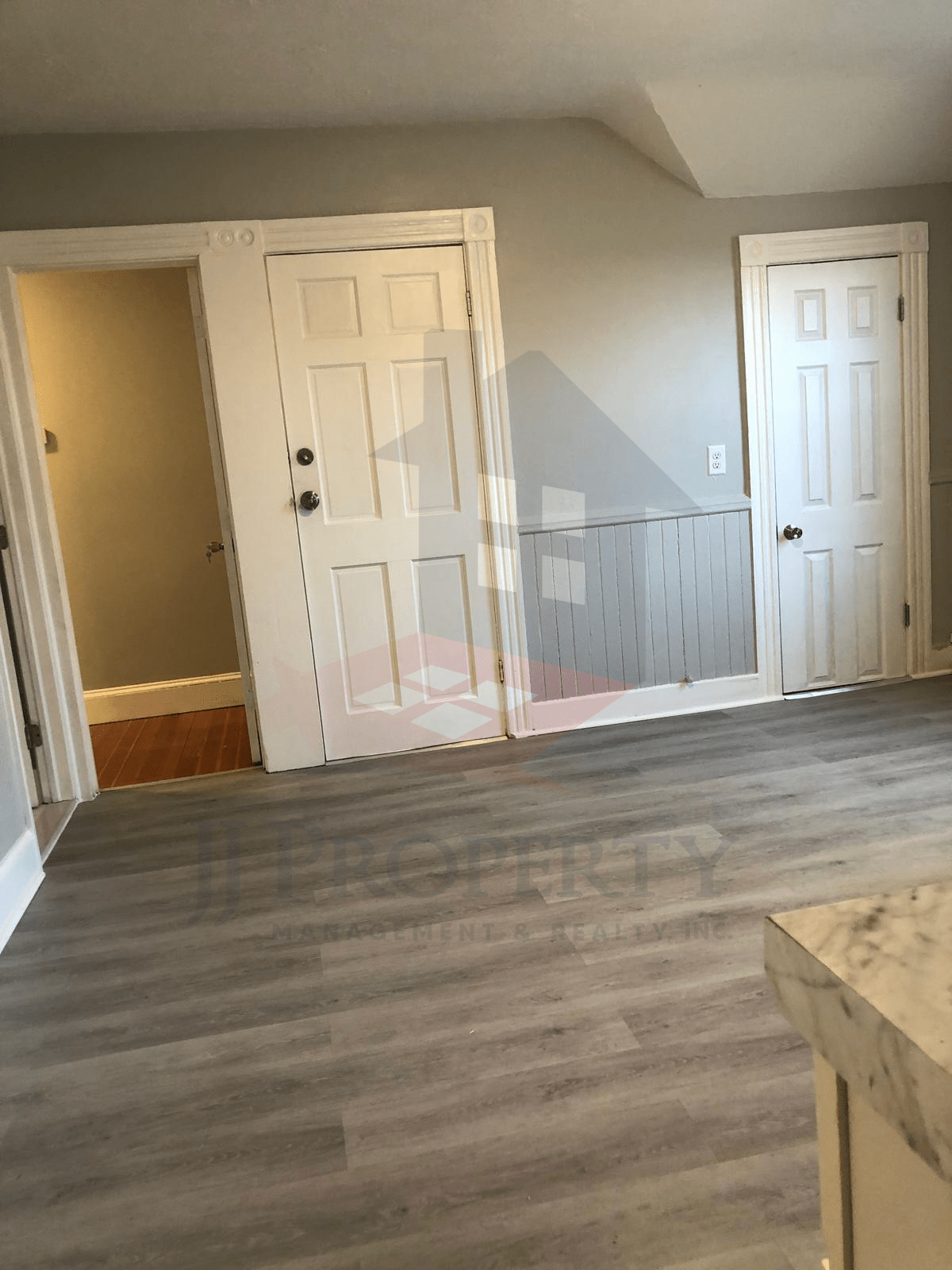 🏠 Cozy 2-Bedroom, 1-Bath Apartment Third Floor