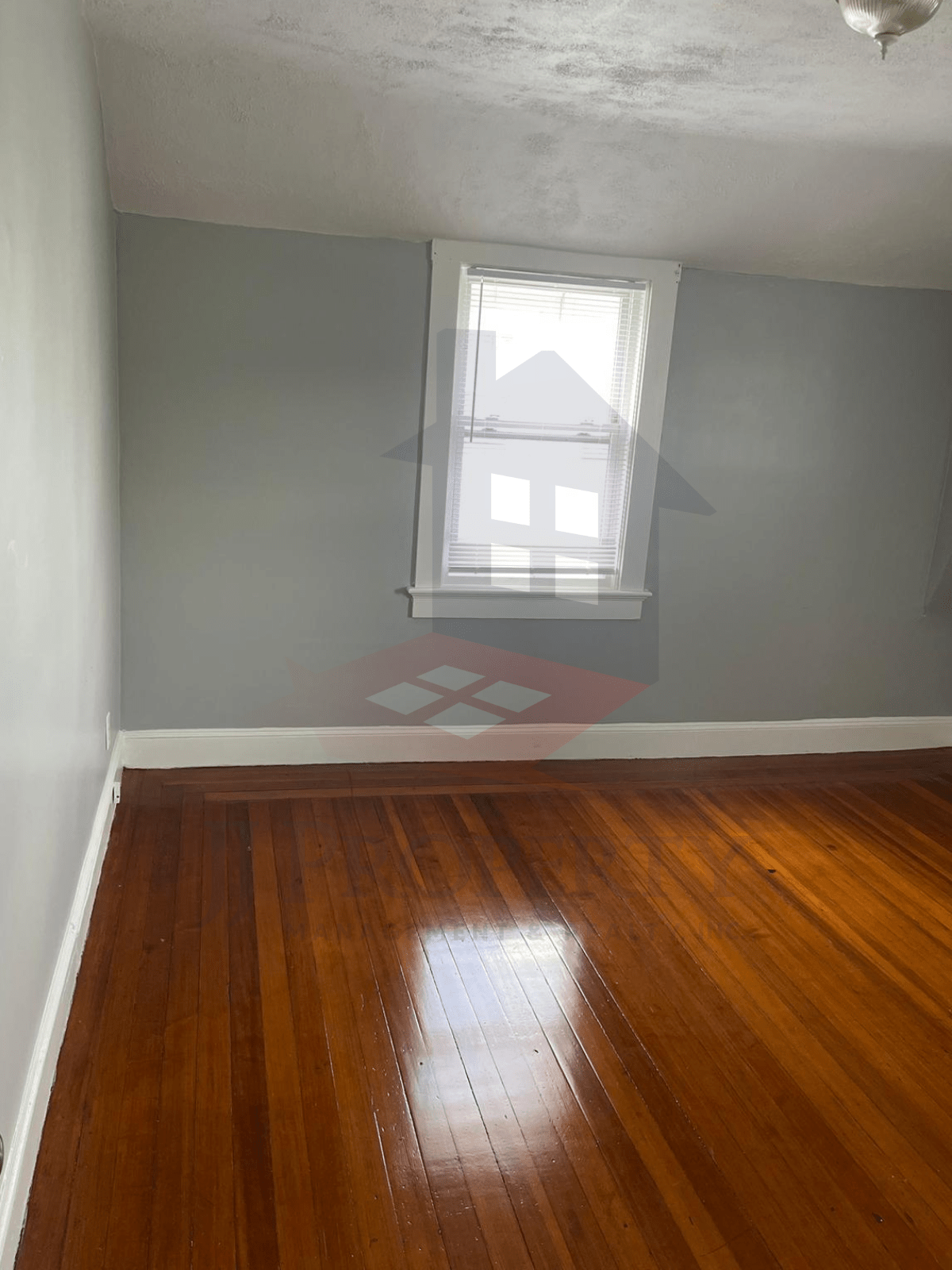 2-Bedroom Apartment w/ Utilities Included – 3rd Floor