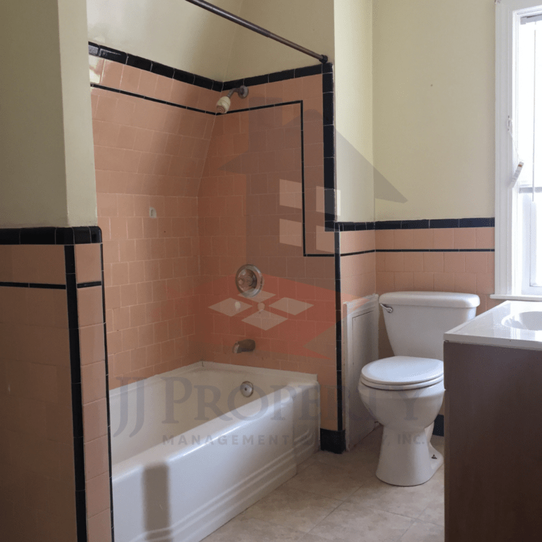 2-Bedroom Apartment w/ Utilities Included – 3rd Floor