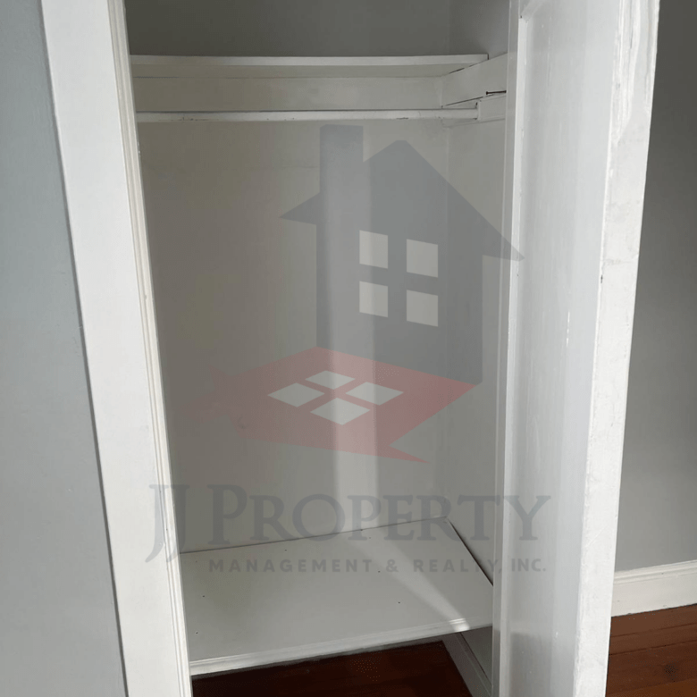 2-Bedroom Apartment w/ Utilities Included – 3rd Floor