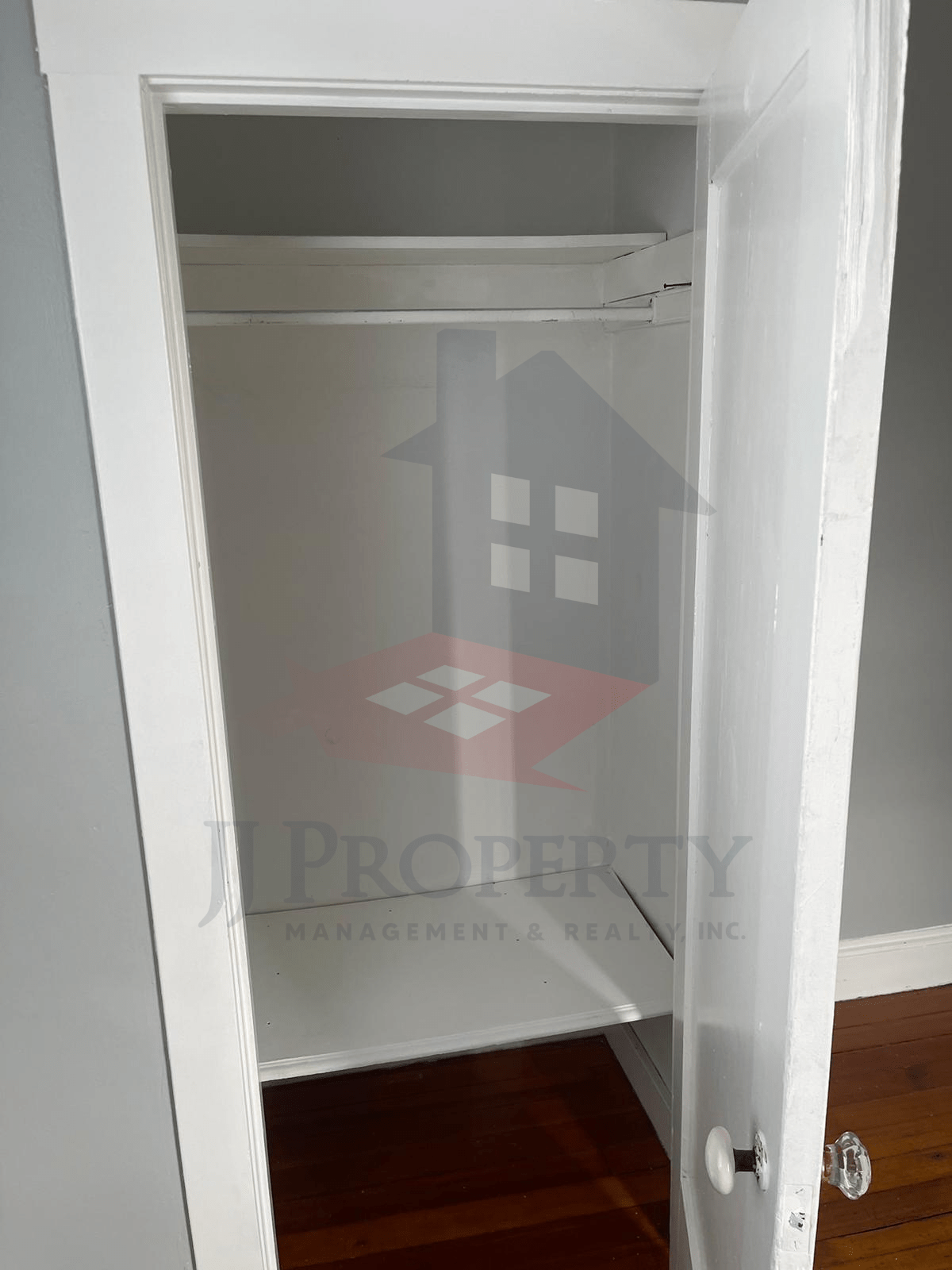 2-Bedroom Apartment w/ Utilities Included – 3rd Floor