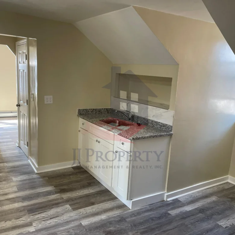 🏠 2 Bedroom Apartment – Third Floor