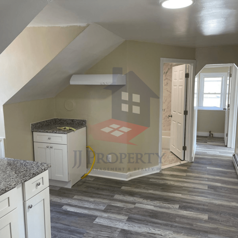 🏠 2 Bedroom Apartment – Third Floor