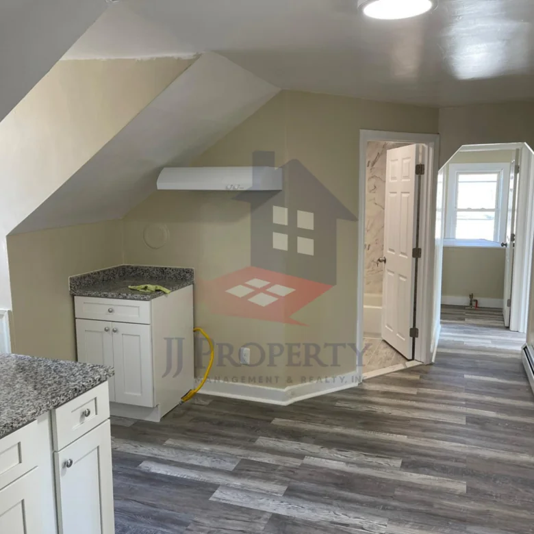 🏠 2 Bedroom Apartment – Third Floor