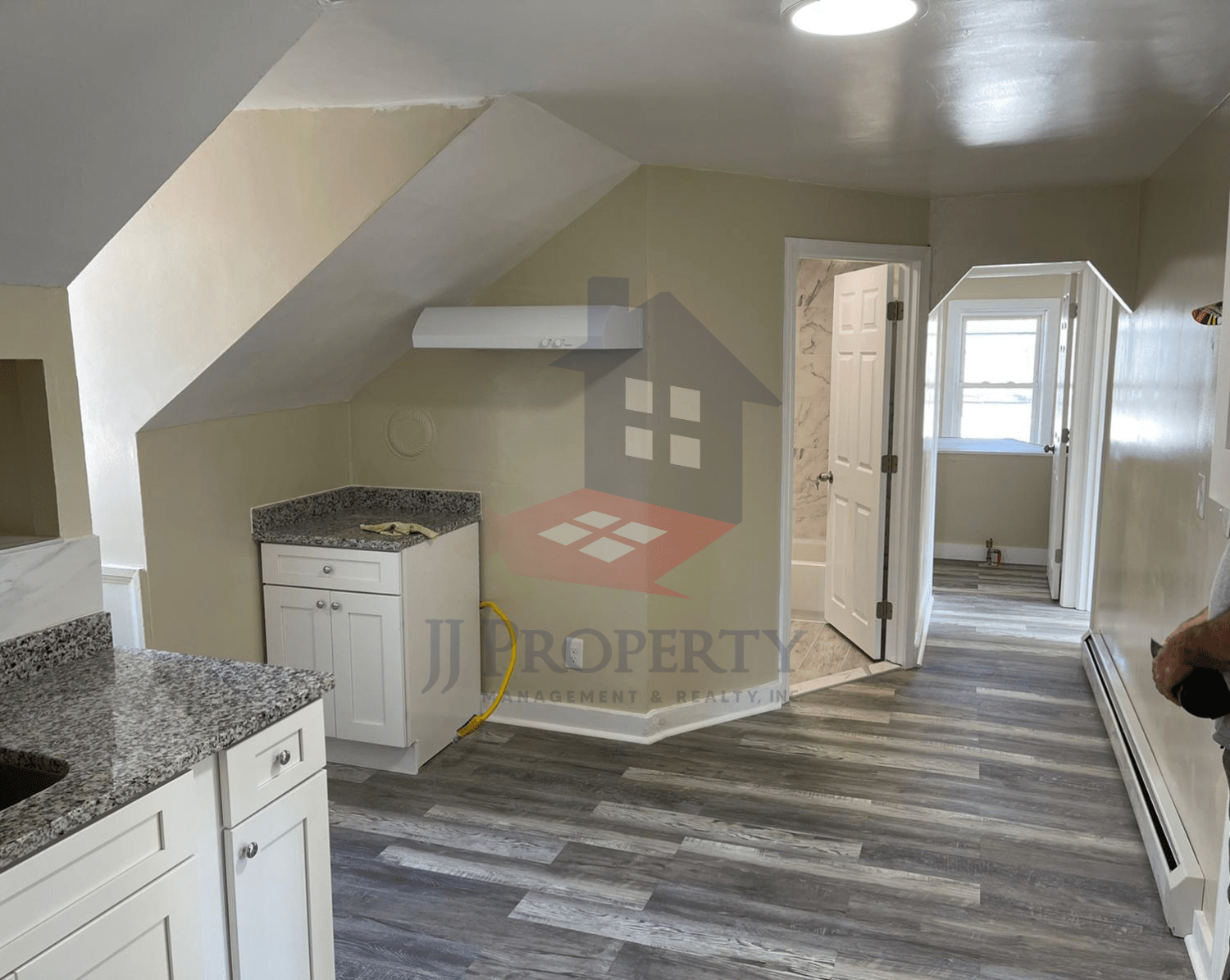 🏠 2 Bedroom Apartment – Third Floor
