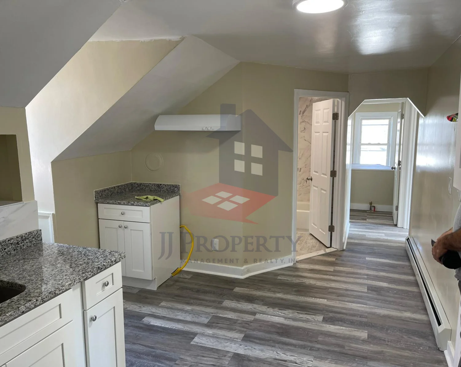 🏠 2 Bedroom Apartment – Third Floor