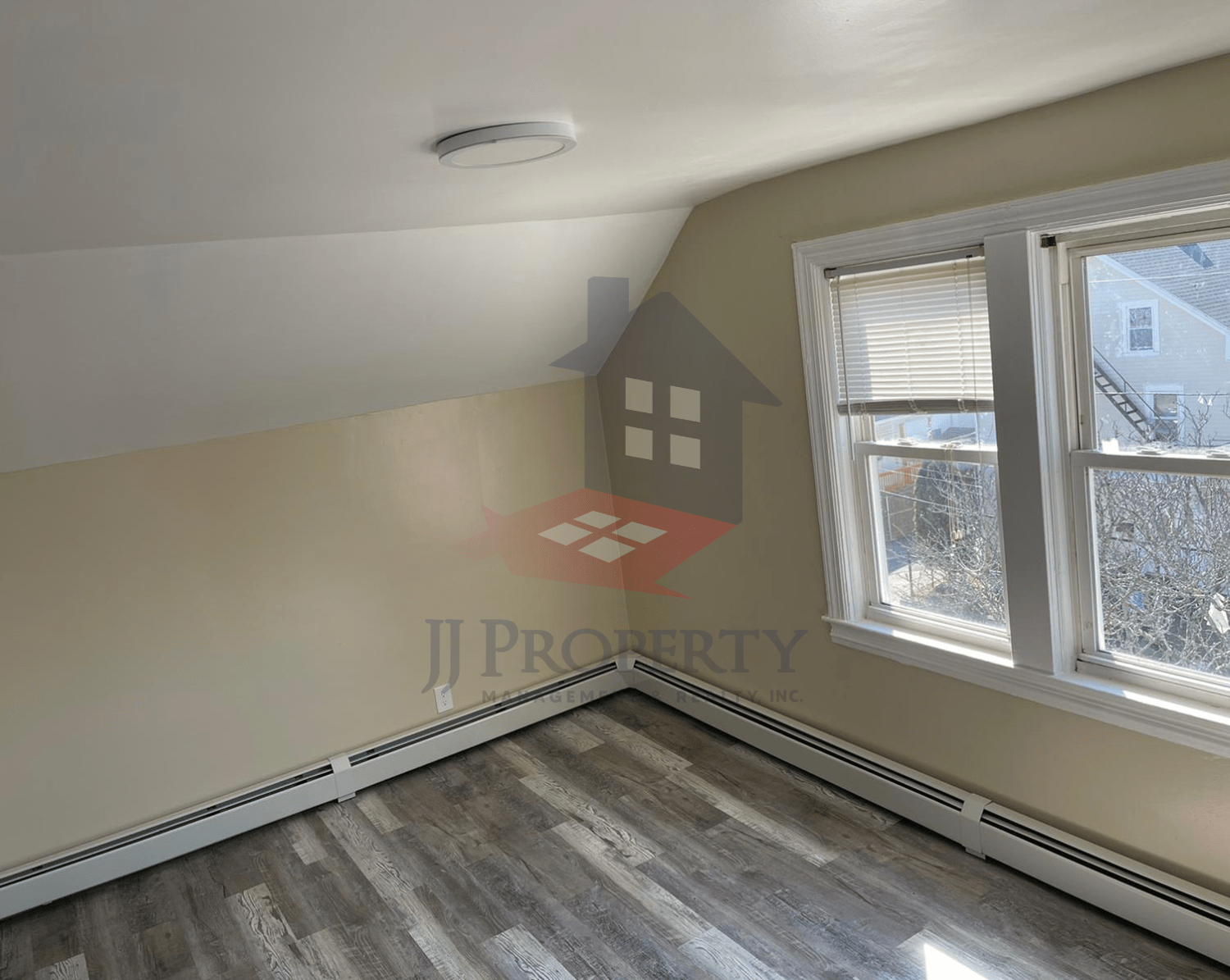 🏠 2 Bedroom Apartment – Third Floor