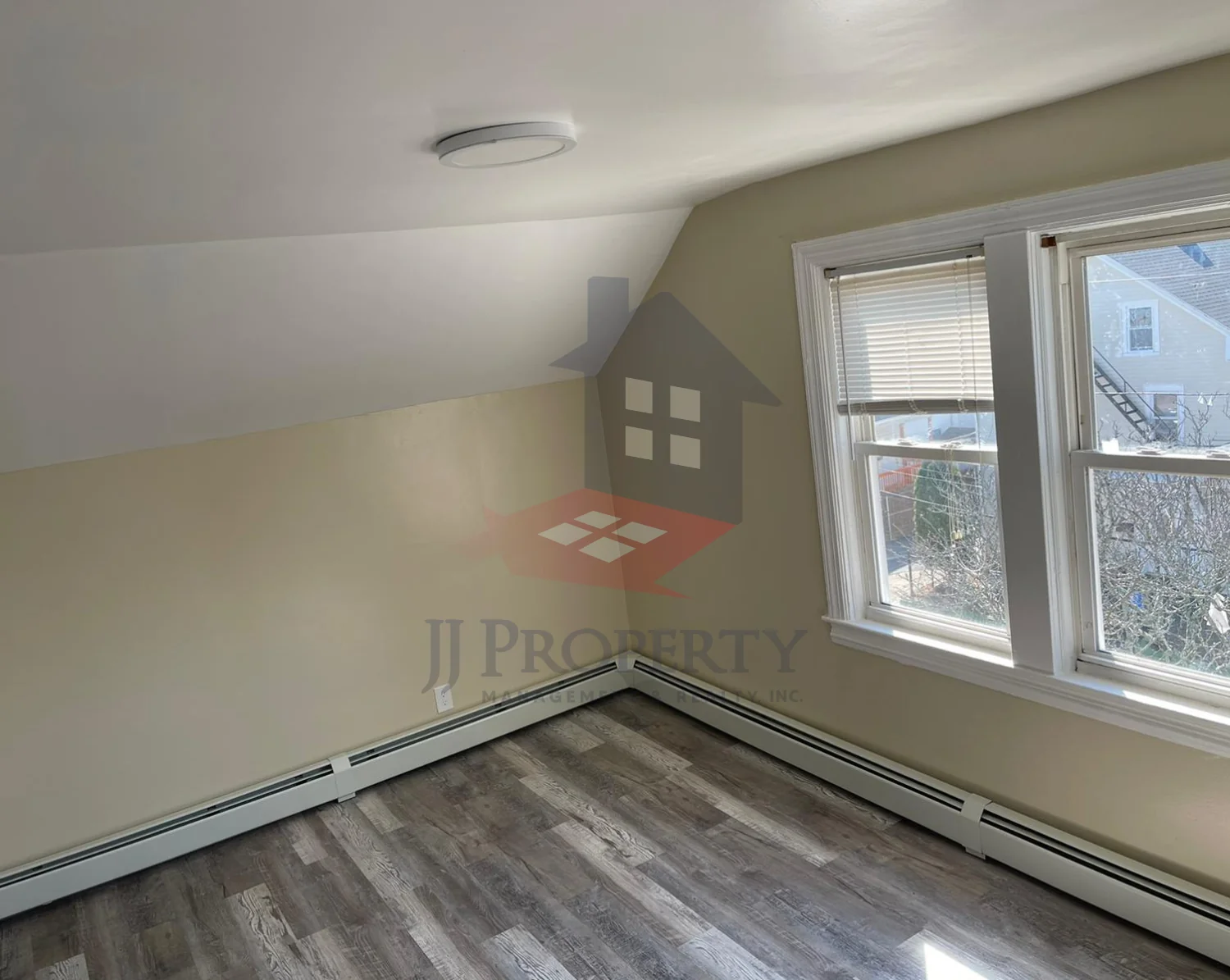 🏠 2 Bedroom Apartment – Third Floor