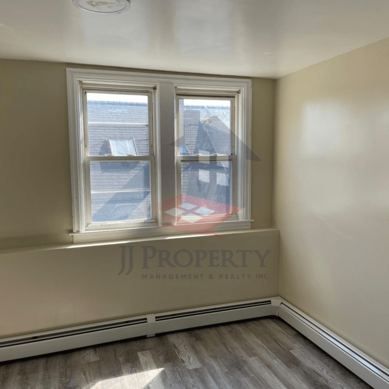 🏠 2 Bedroom Apartment – Third Floor