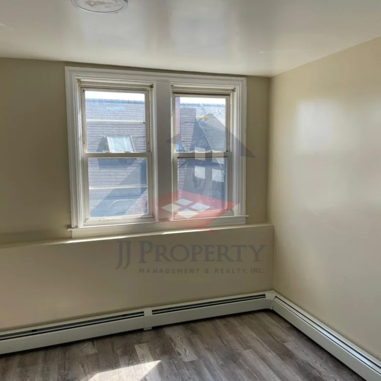 🏠 2 Bedroom Apartment – Third Floor
