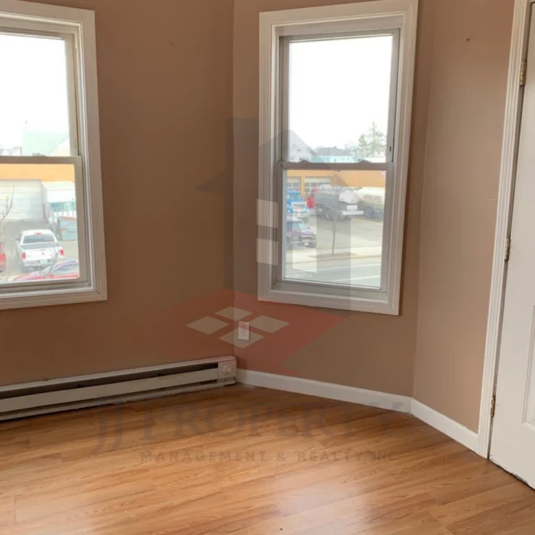 🏠 2 Bedroom Apartment – Second Floor