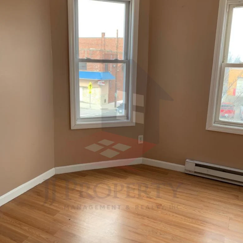 🏠 2 Bedroom Apartment – Second Floor