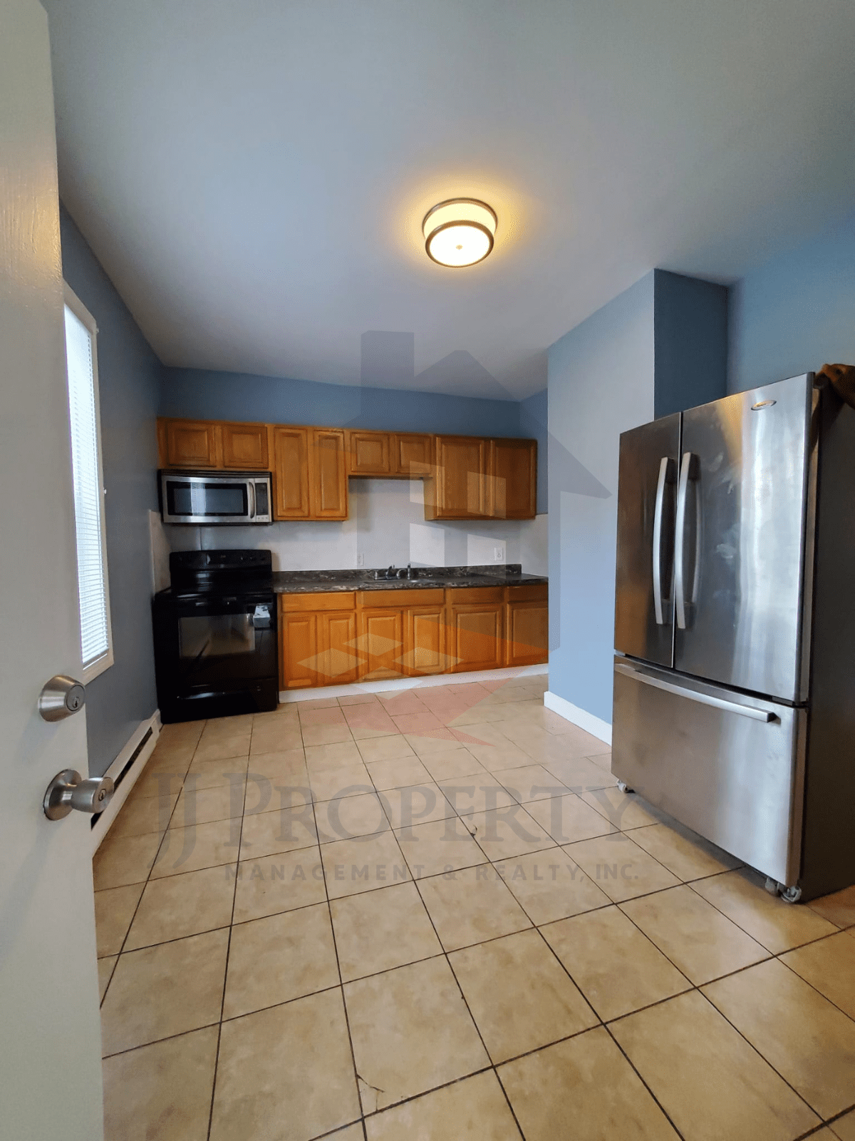 🏠 3 Bedroom Apartment – First Floor