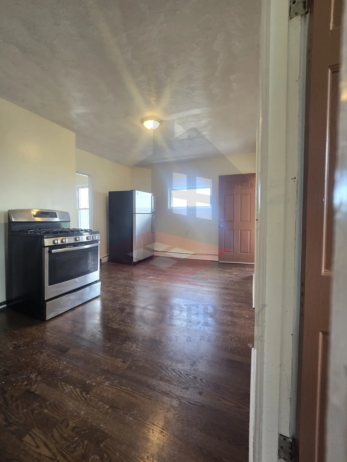 LOGO+PROPERTY PIC HORIZONTAL (41) π 3-Bedroom Apartment β Third Floor