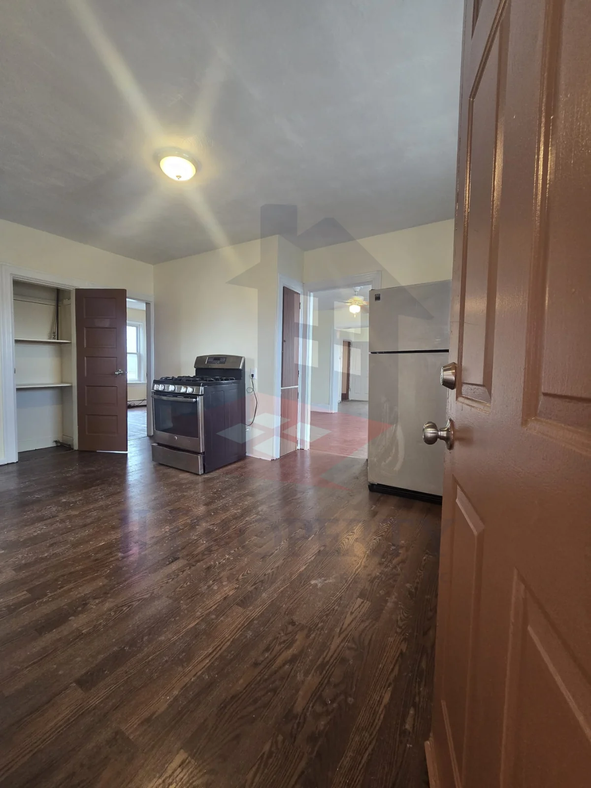 LOGO+PROPERTY PIC HORIZONTAL (58) π 3-Bedroom Apartment β Third Floor