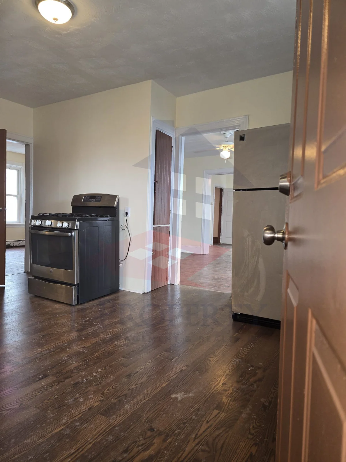 LOGO+PROPERTY PIC HORIZONTAL (59) π 3-Bedroom Apartment β Third Floor