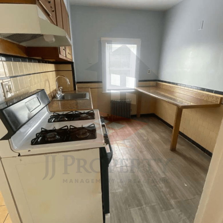2-Bedroom Apartment w/ Utilities Included – 3rd Floor