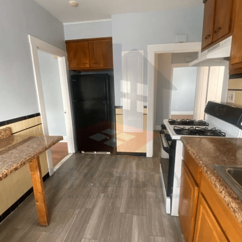 2-Bedroom Apartment w/ Utilities Included – 3rd Floor