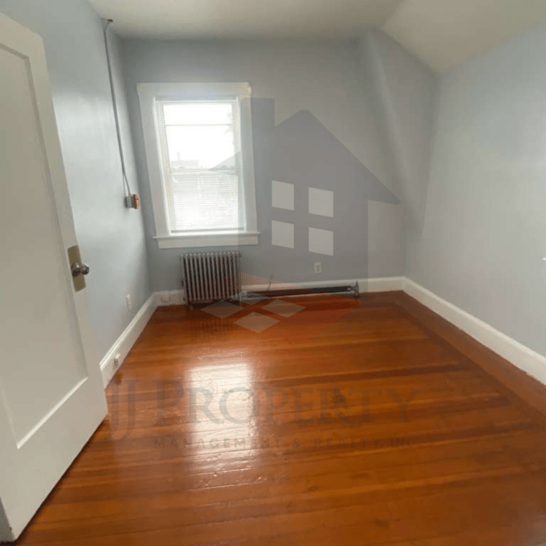 2-Bedroom Apartment w/ Utilities Included – 3rd Floor
