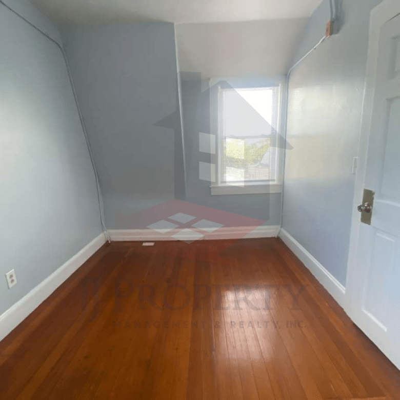 2-Bedroom Apartment w/ Utilities Included – 3rd Floor