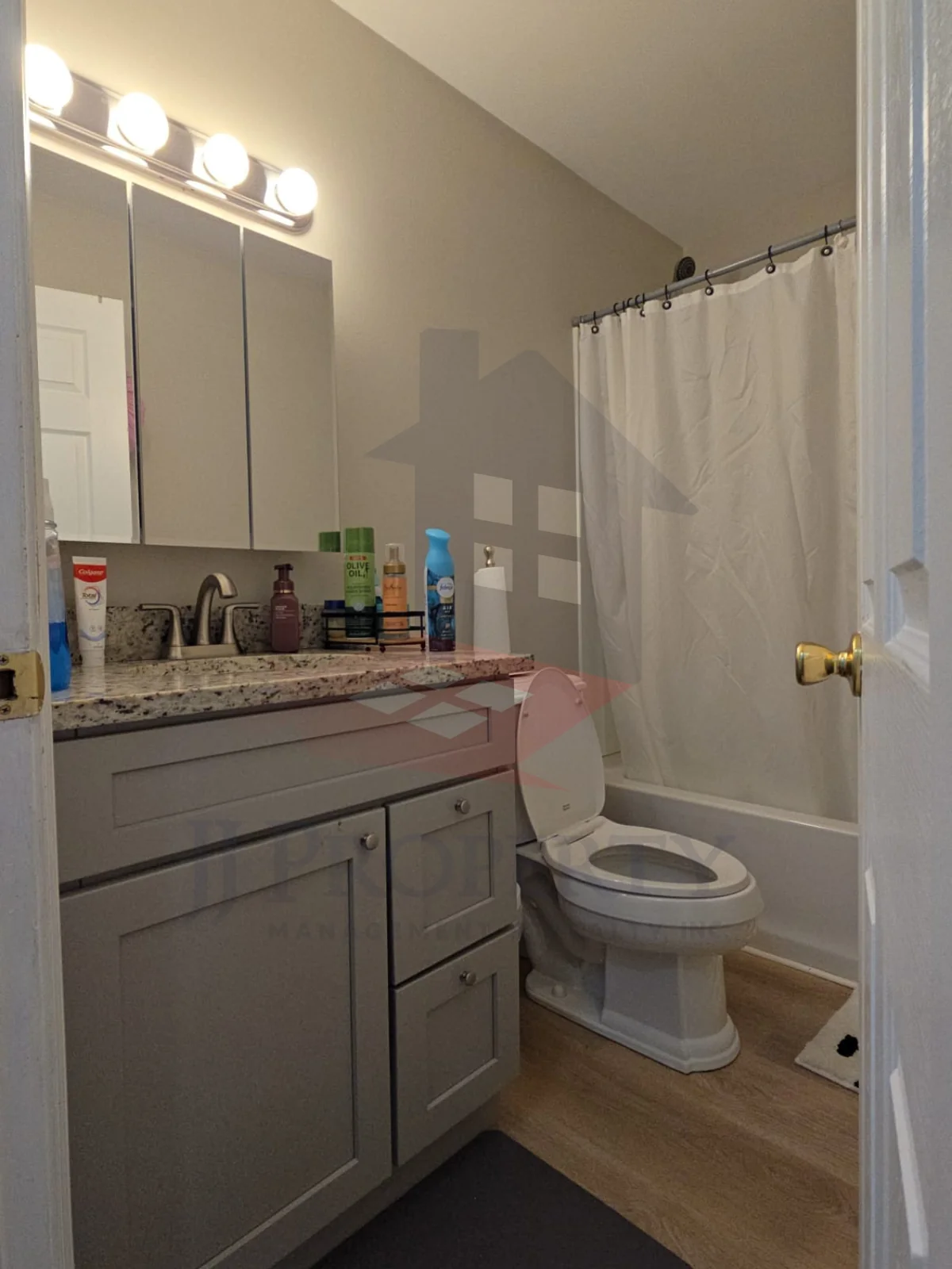 🏡 Stunning Single-Family Home | 💰 $450,000