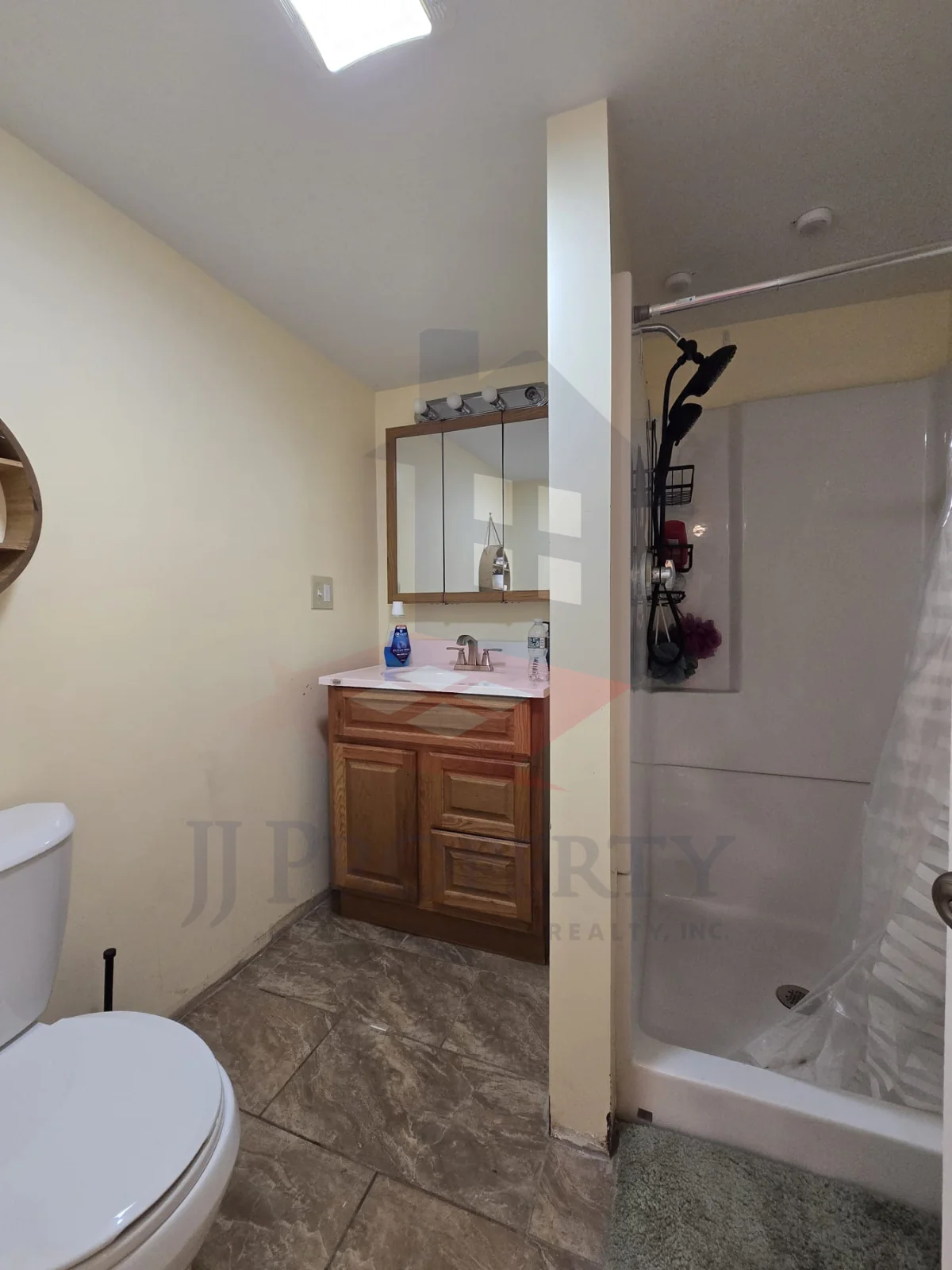 🏡 Stunning Single-Family Home | 💰 $450,000