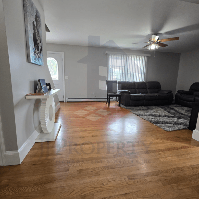 🏡 Stunning Single-Family Home | 💰 $450,000