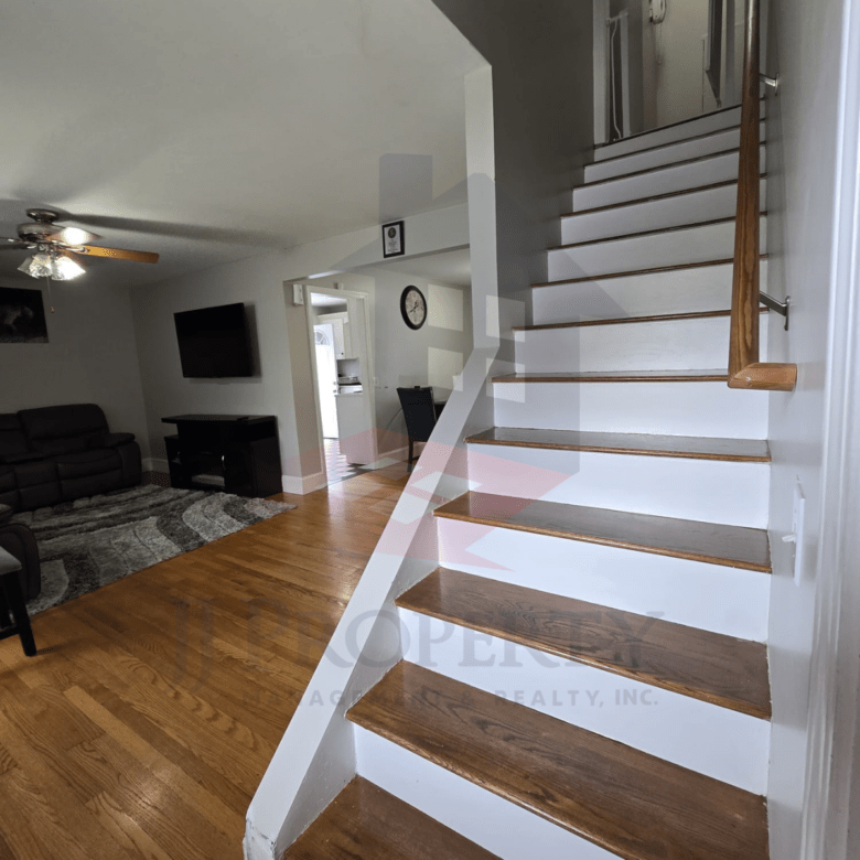 🏡 Stunning Single-Family Home | 💰 $450,000