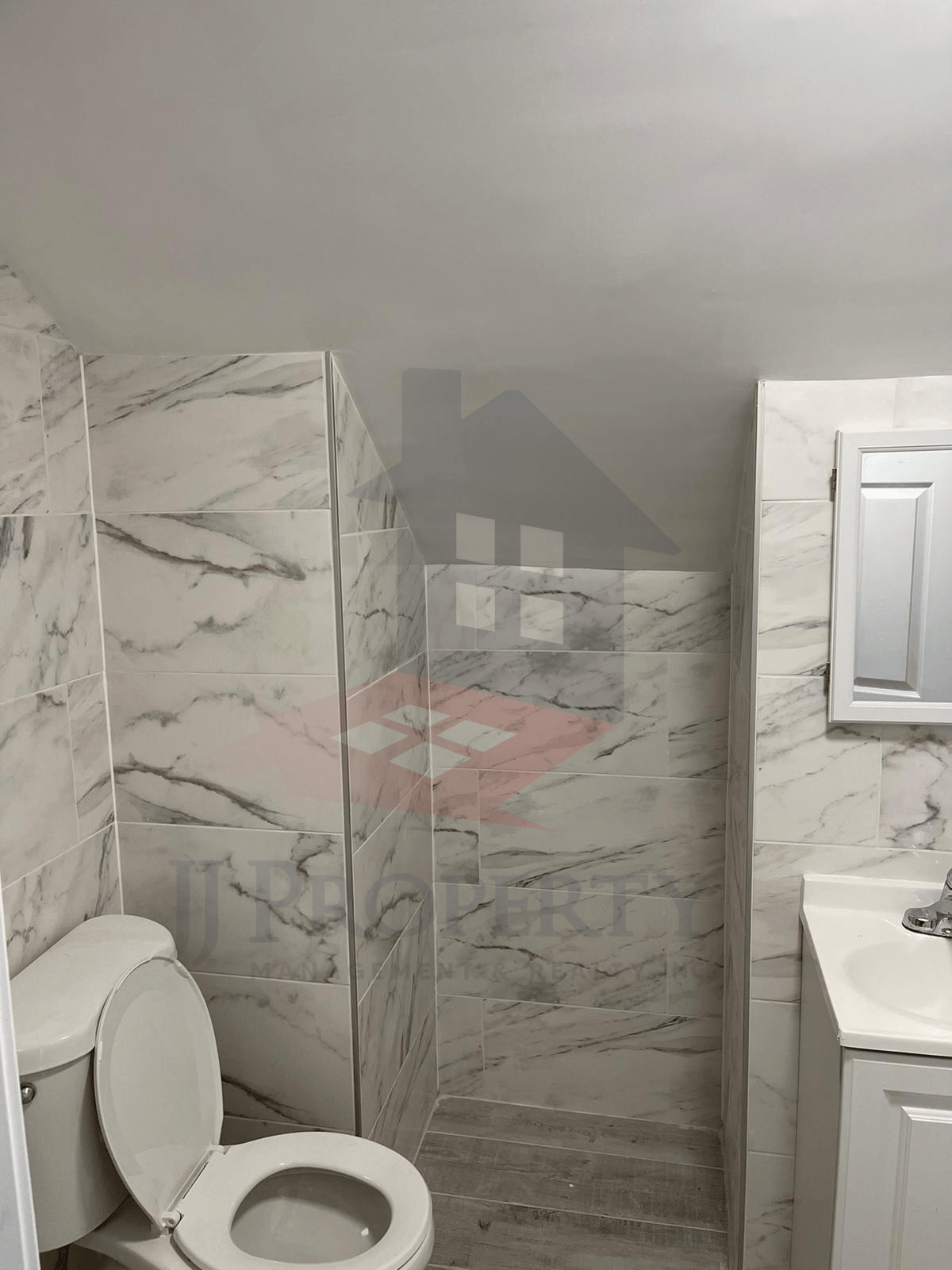 🏠 2 Bedroom Apartment – Third Floor