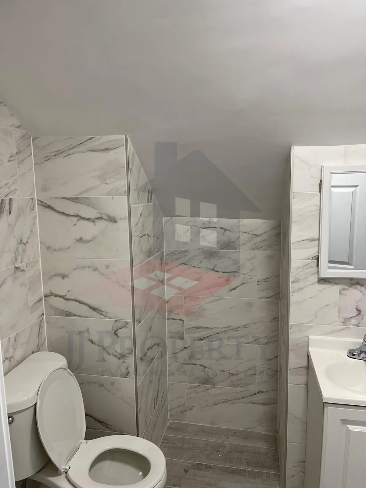 🏠 2 Bedroom Apartment – Third Floor