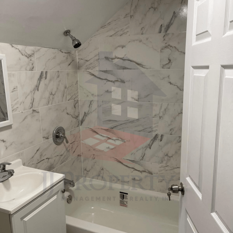 🏠 2 Bedroom Apartment – Third Floor
