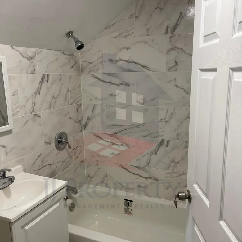 🏠 2 Bedroom Apartment – Third Floor