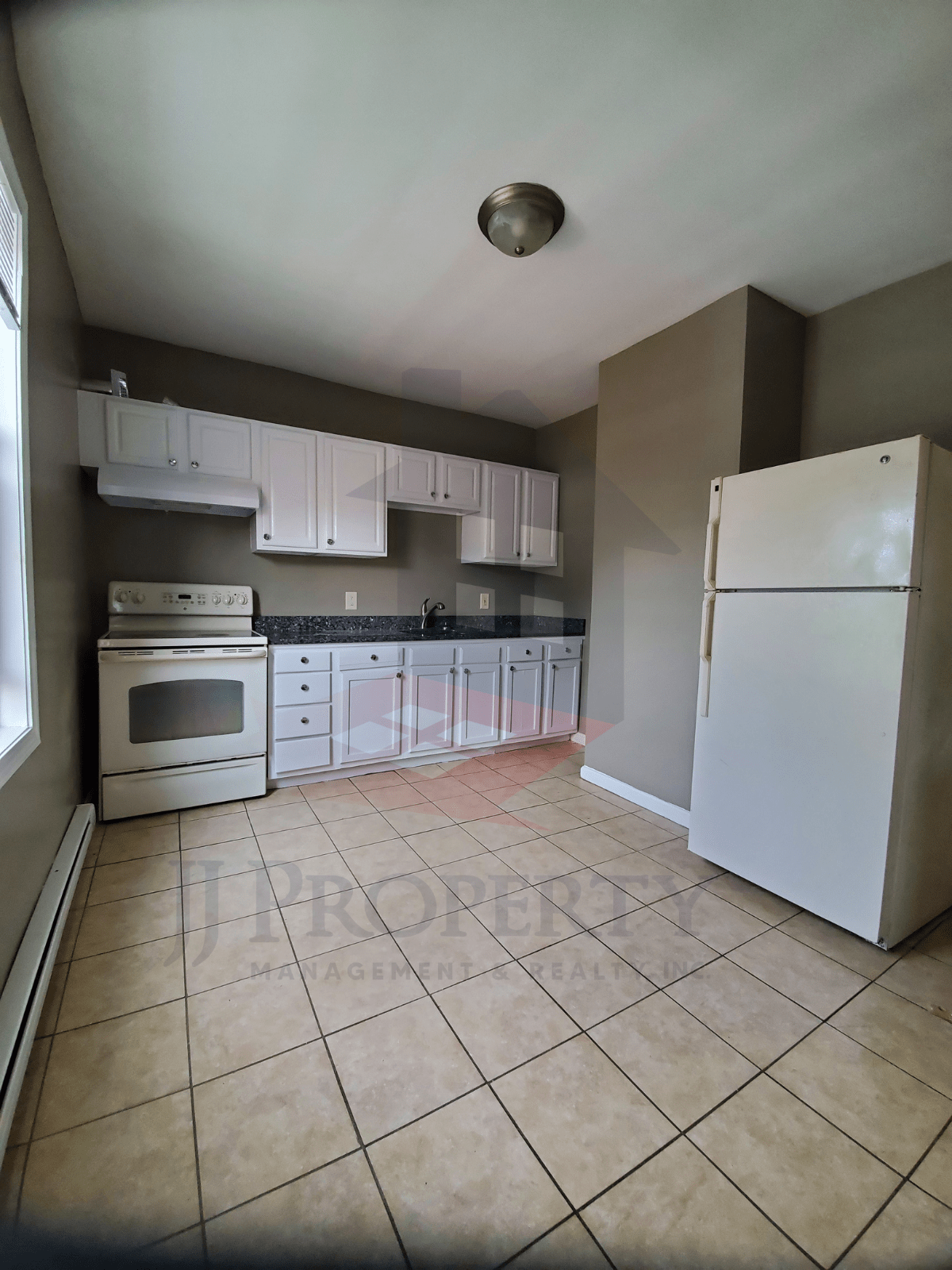 🏠 2 Bedroom Apartment – Second Floor