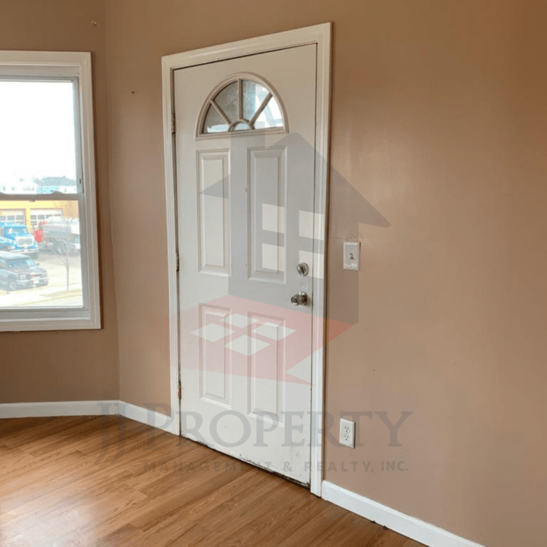 🏠 2 Bedroom Apartment – Second Floor