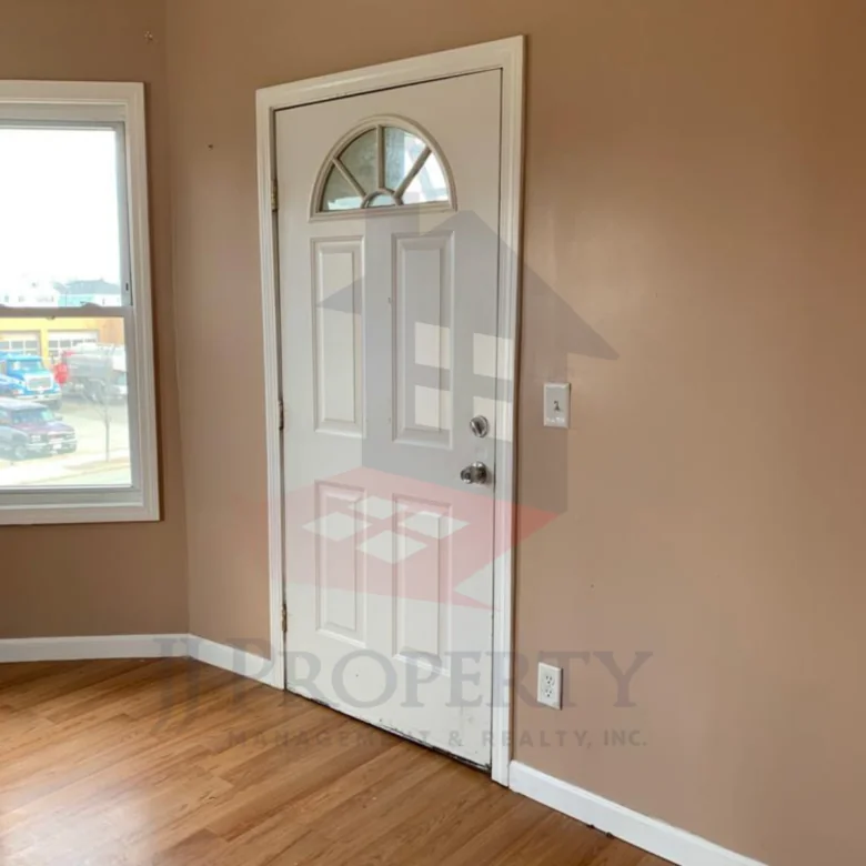 🏠 2 Bedroom Apartment – Second Floor