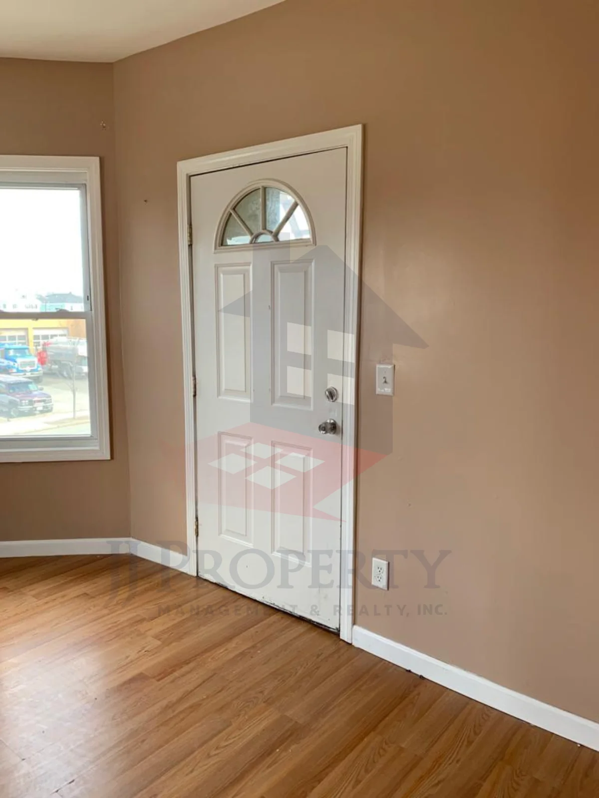 🏠 2 Bedroom Apartment – Second Floor