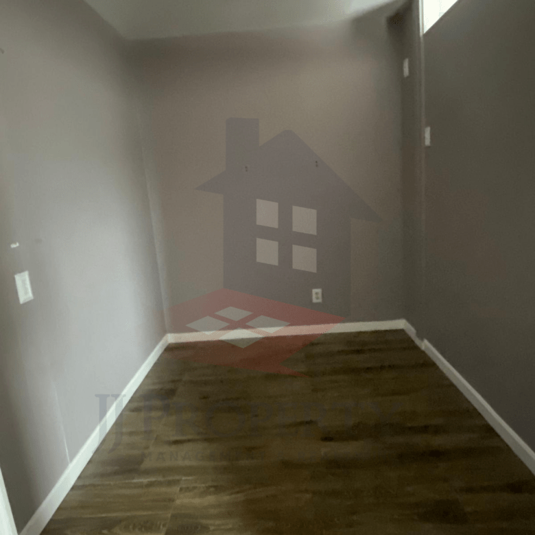 🏢 Commercial Space for Rent – 319 Pocasset Ave, 2nd Floor